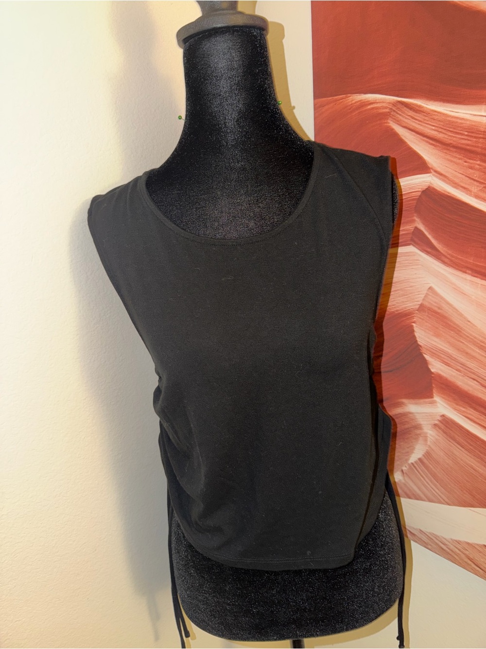 Source Unknown Black Sleeveless Crop Tank Top